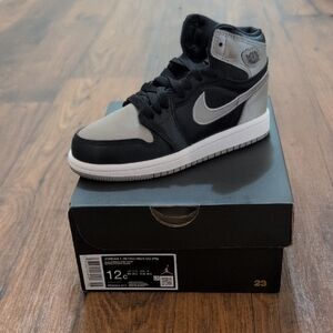 Nike Air Jordan 1 High - Black and Gray